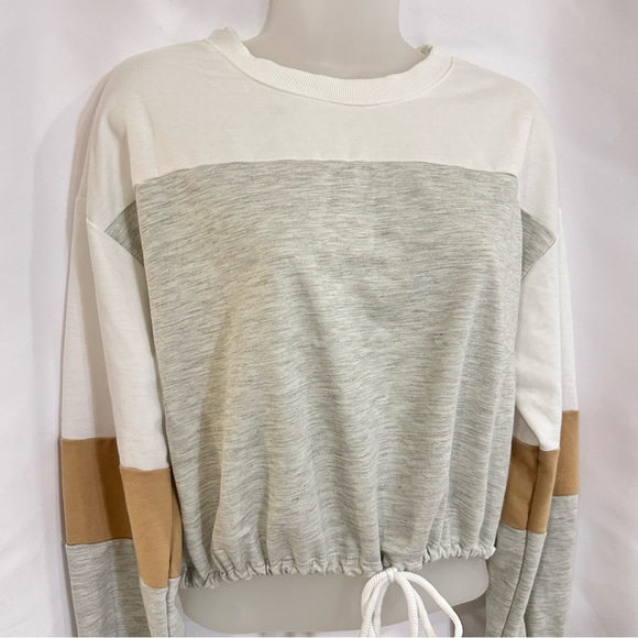 Cropped Colorblock Crewneck Sweatshirt with Drawstring Waist - Picture 2 of 7